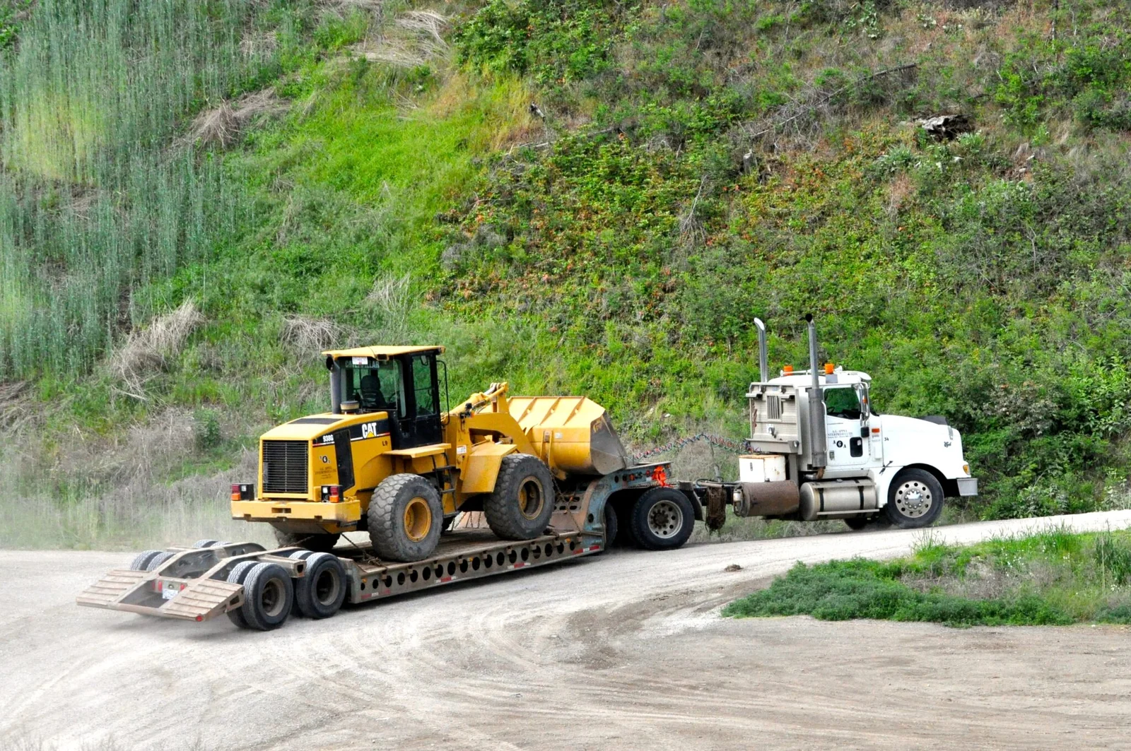 Talal Lowd Trailer Services Lahore Karachi Islamabad Pakistan