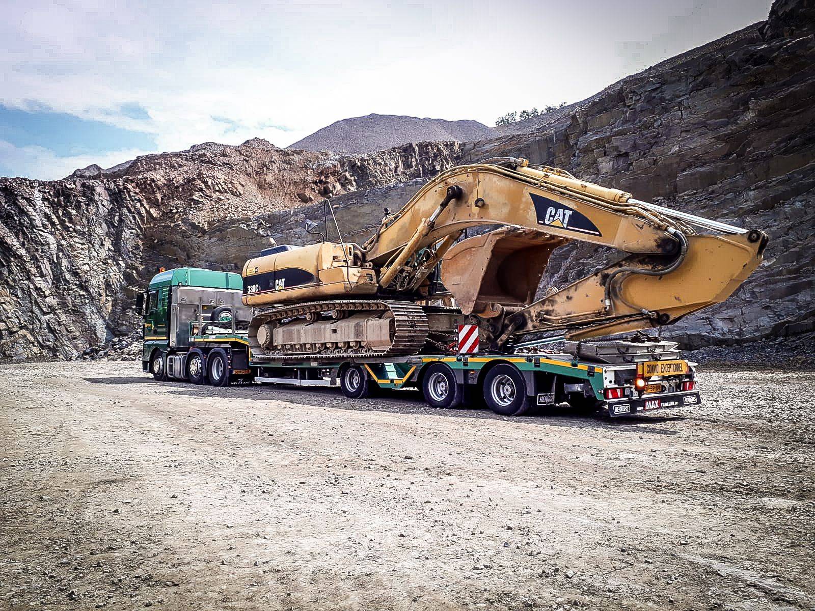 Low Bed Trailer Services in Karachi